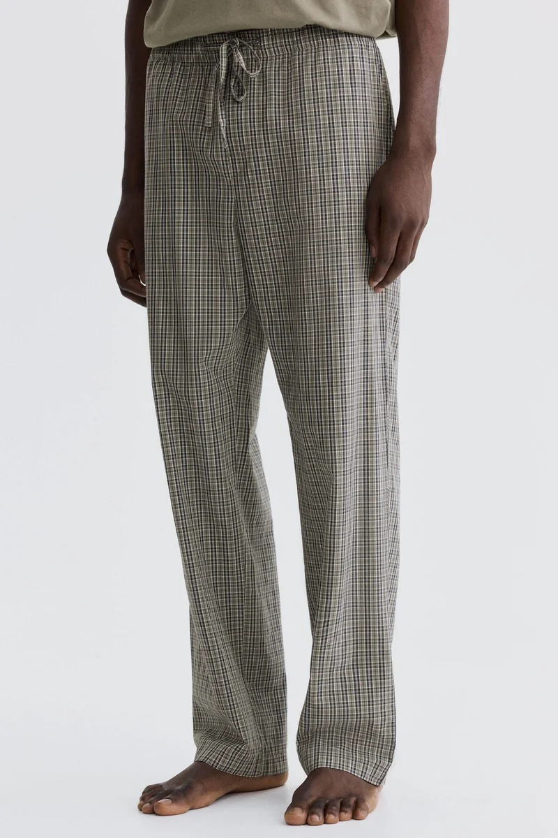 اتش اند ام طقم بيجاما مكون من تي-شيرت وبنطلون